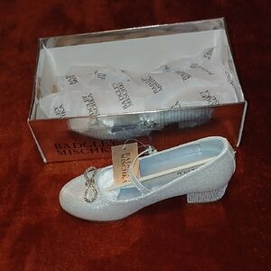 Badgley Mischka Silver Glitter Heels with Bow Accent. Girl Dress Shoes.